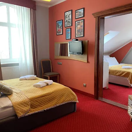 Dw California לינה וארוחת בוקר 4*